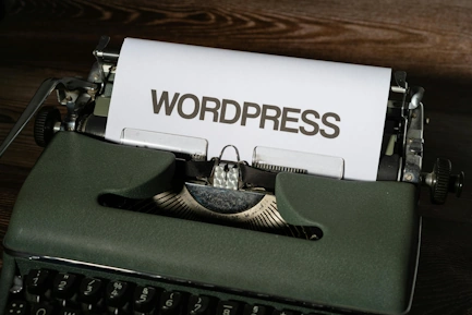 bild på skrivmaskin med text wordpress